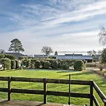Holiday home In With House Sea View *